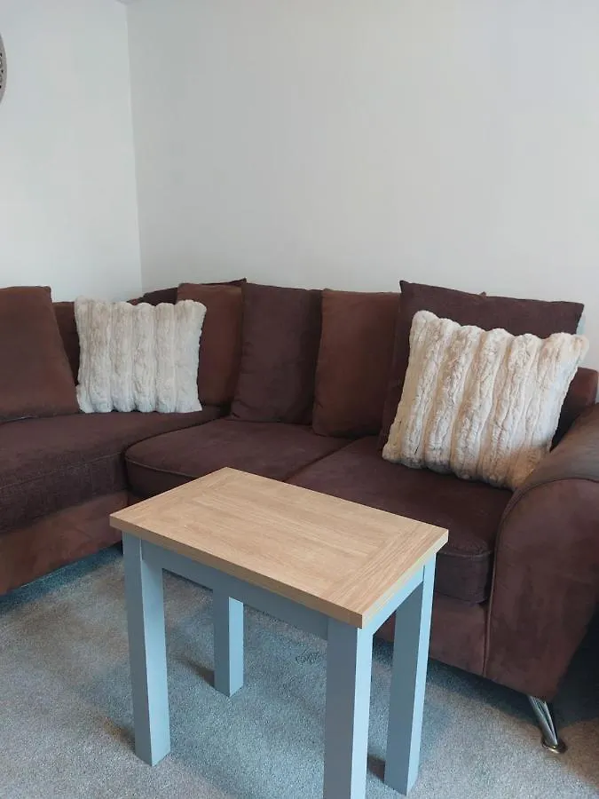 Beautiful 4-Bedroom House With Private Garden & Parking Edinburgh