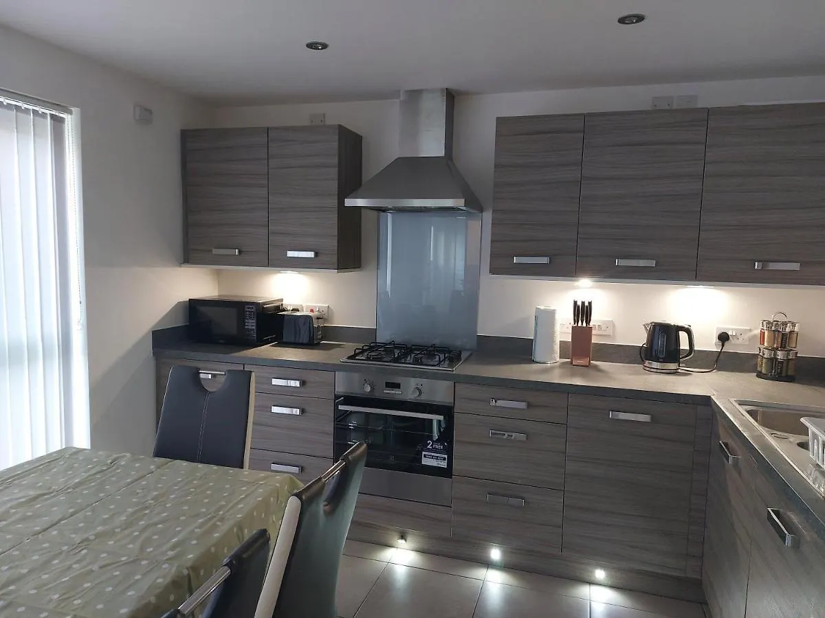 Holiday home Beautiful 4-Bedroom House With Private Garden & Parking Edinburgh