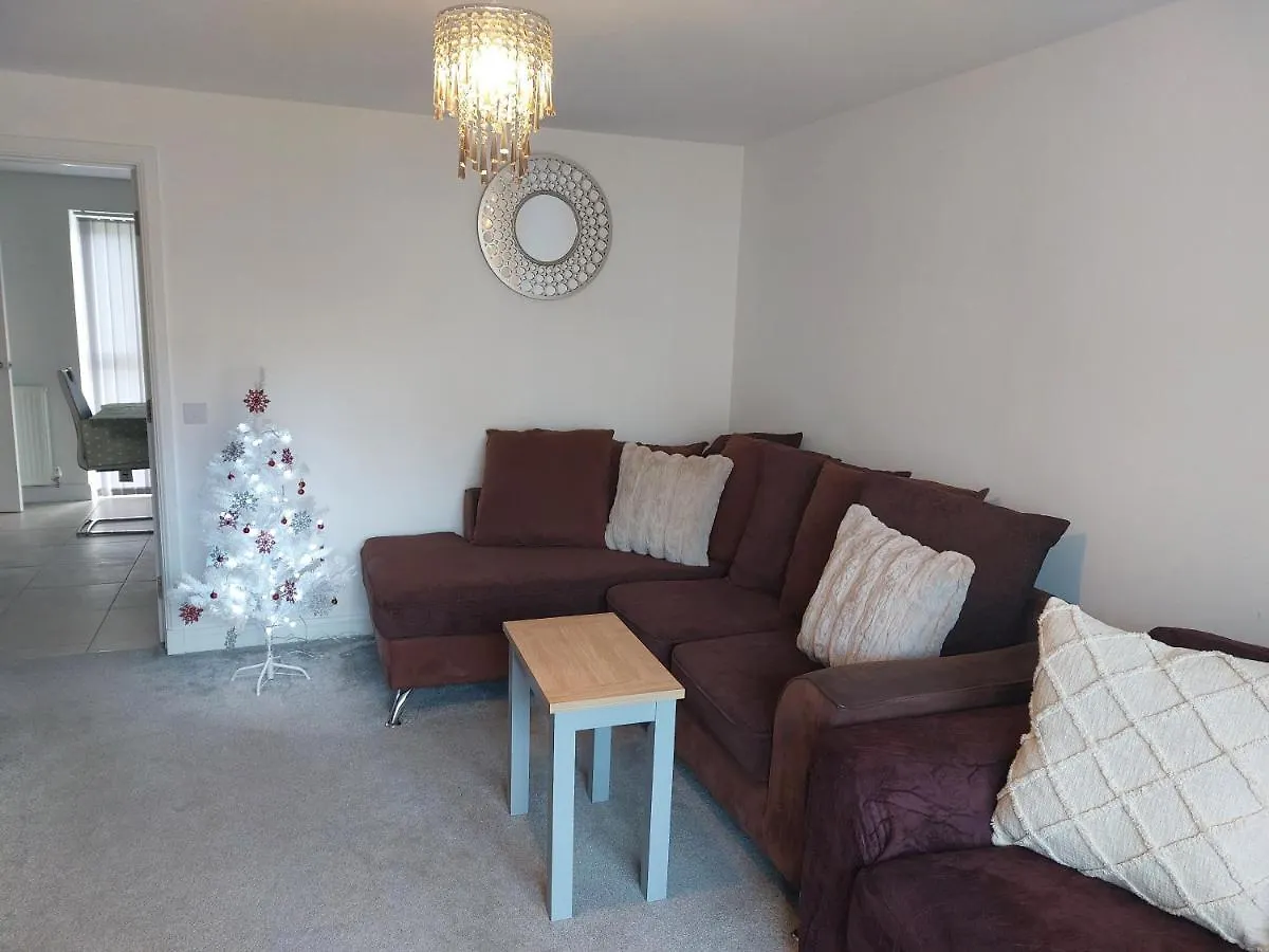 Beautiful 4-Bedroom House With Private Garden & Parking Edinburgh 0*,
