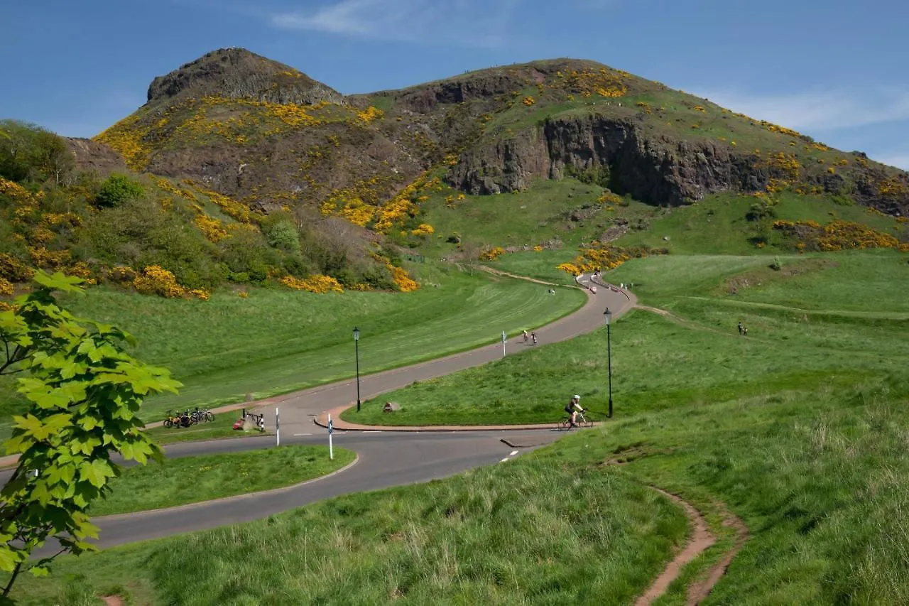 Holiday home Beautiful 4-Bedroom House With Private Garden & Parking Edinburgh United Kingdom