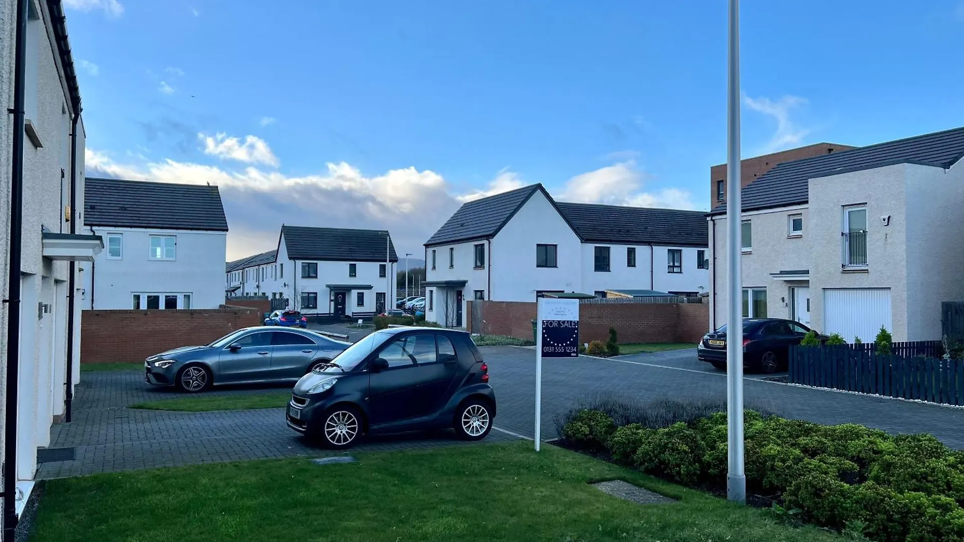 Beautiful 4-Bedroom House With Private Garden & Parking Edinburgh United Kingdom