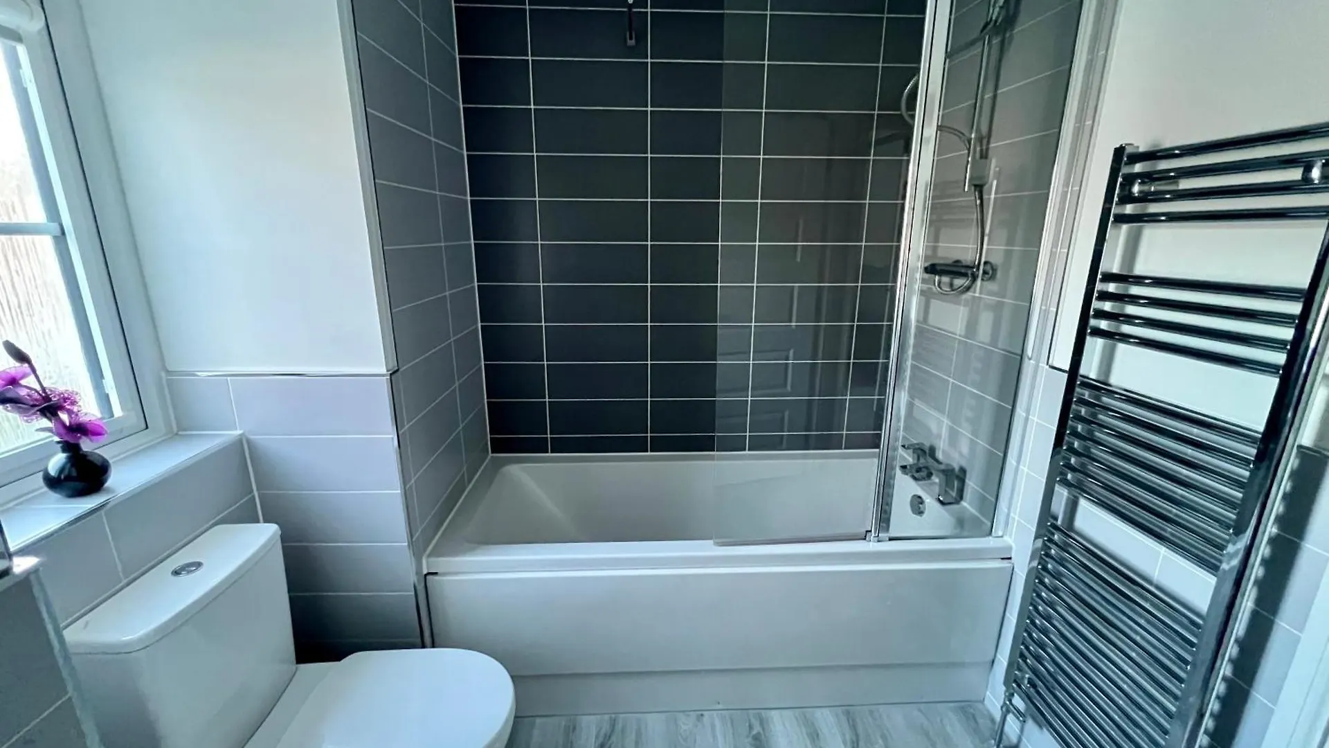 Holiday home Beautiful 4-Bedroom House With Private Garden & Parking Edinburgh