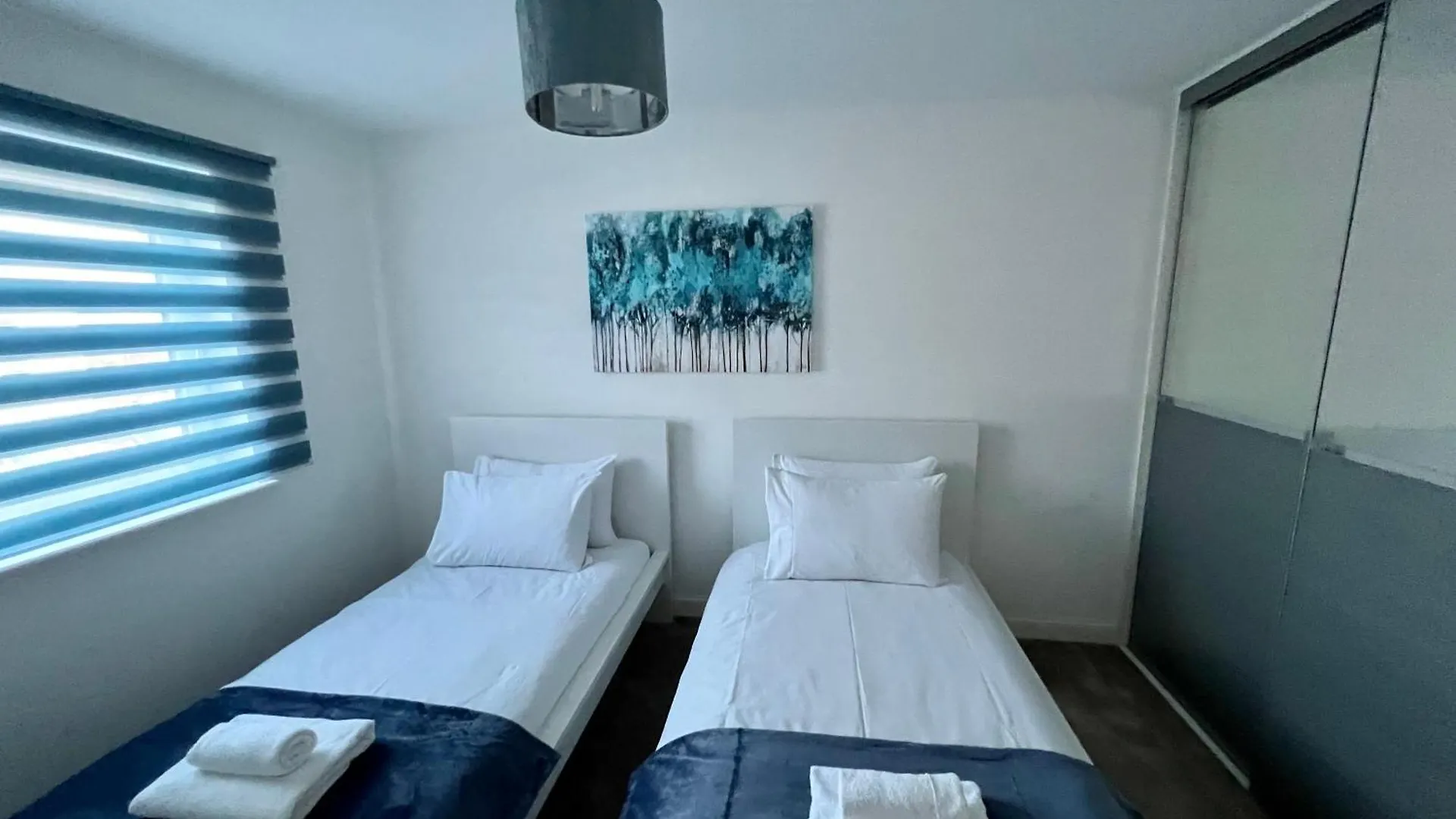 Beautiful 4-Bedroom House With Private Garden & Parking Edinburgh United Kingdom
